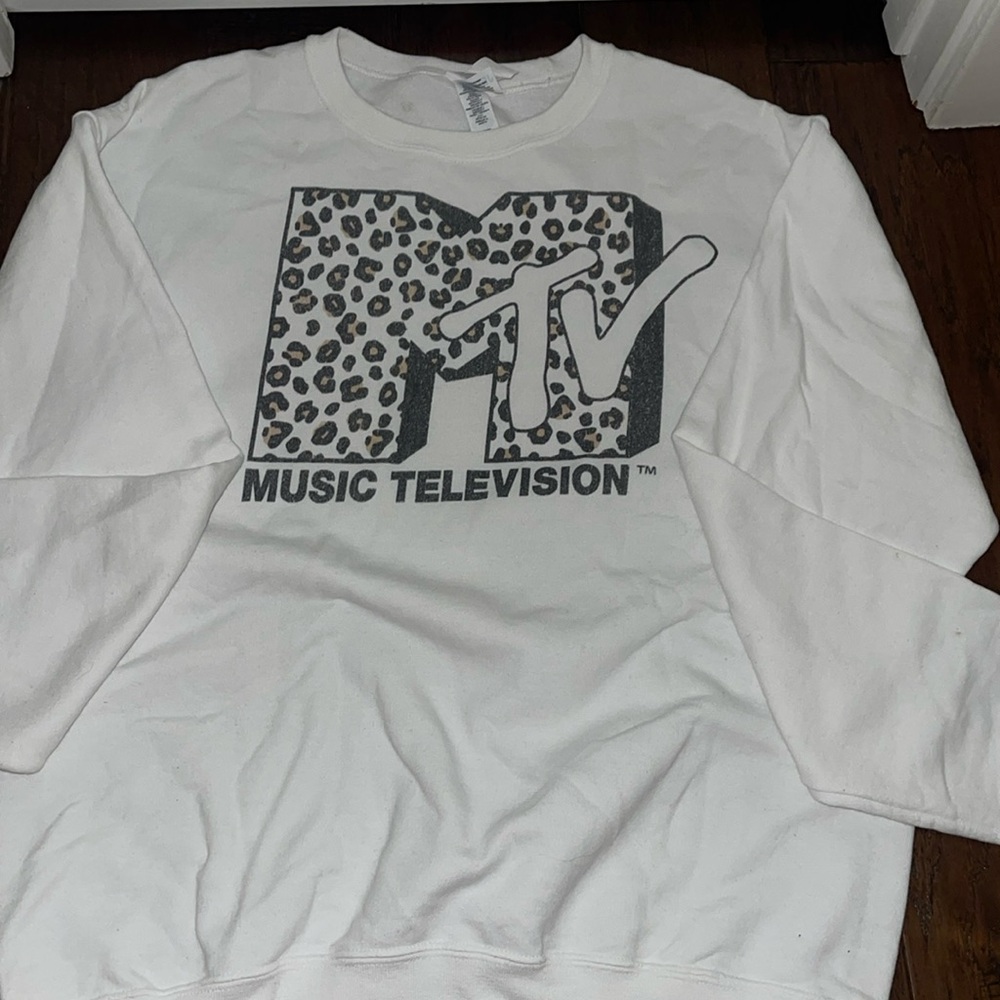 White MTV sweatshirt